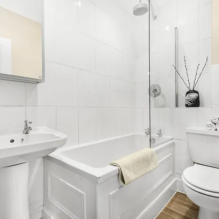 Lovely Large 1 Bed Renovated Flat W Balcony & 600Mb Wifi London Exterior photo