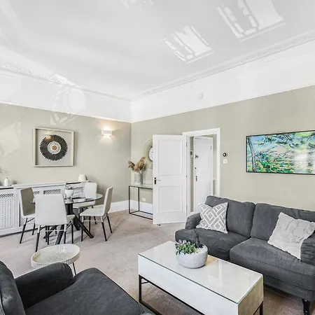 Lovely Large 1 Bed Renovated Flat W Balcony & 600Mb Wifi London Exterior photo